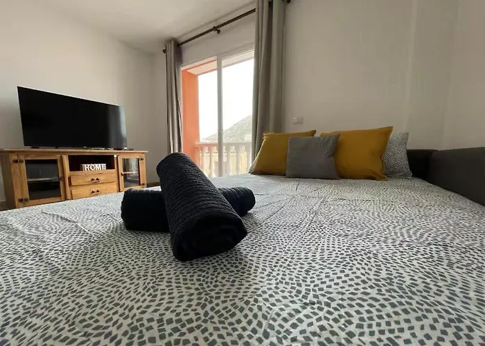 In Arona, Guaza Apartment *